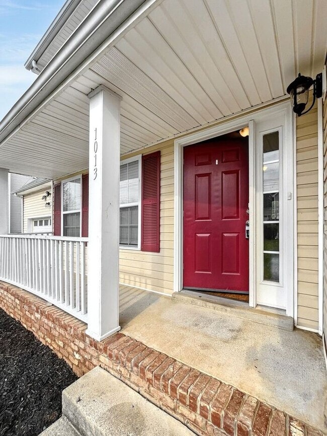 Building Photo - 1013 Harding Dr