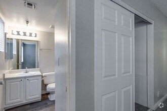 1 BR, 1 BA - 724 SF - Royal Palms