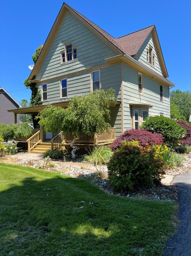 Foto del edificio - 264 Burnett Rd