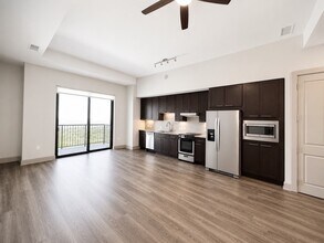 Building Photo - 9787 Katy Fwy