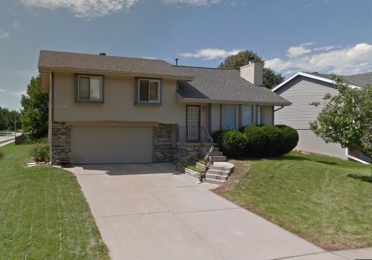 Building Photo - 15201 Grover St