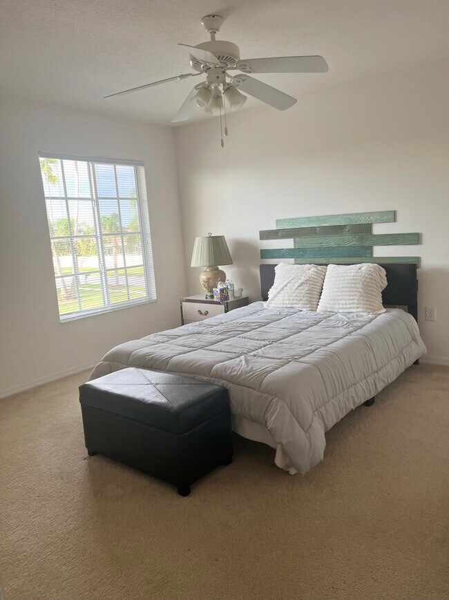 Foto del edificio - 13009 Carlington Ln