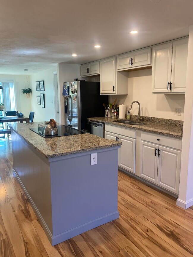 46 Rhodes Cir Unit 46, Hingham, MA 02043 Condo for Rent in Hingham