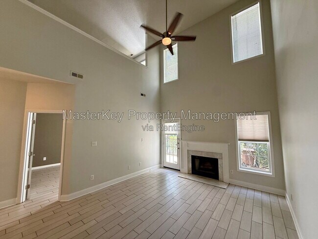 Foto del edificio - 114 Pointe Crest Ct