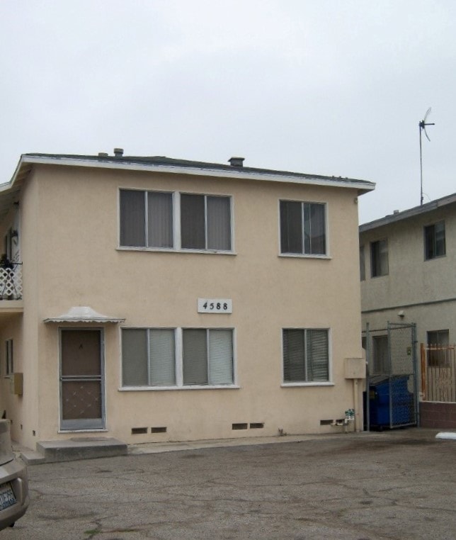 Primary Photo - 4588 W El Segundo Blvd