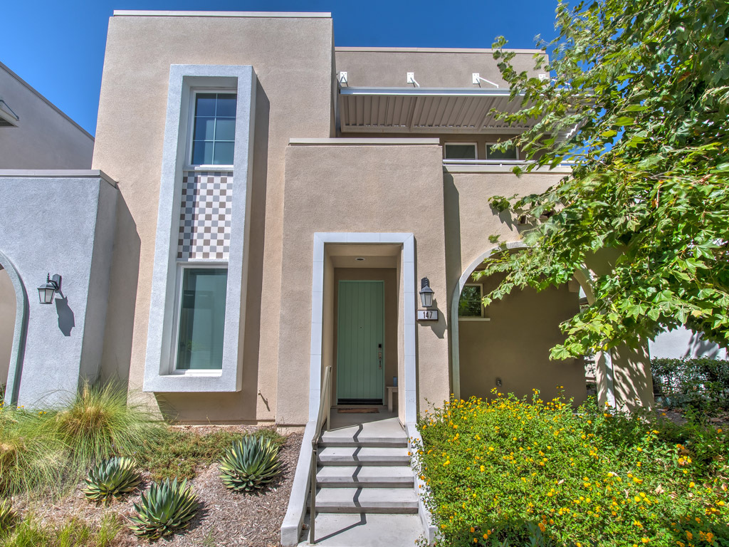 Primary Photo - 147 Acamar