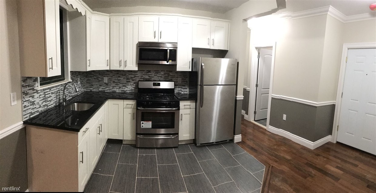 Foto principal - 738 Morris Park Ave