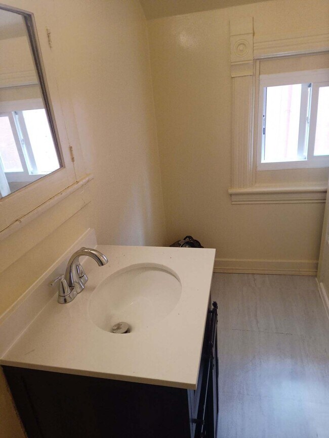Foto del edificio - 1128 1st St