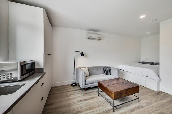 Building Photo - Artthaus Linden: New Luxury Apartment! 2 m...