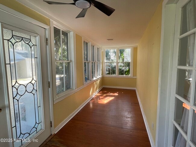 Building Photo - 164 Gault St