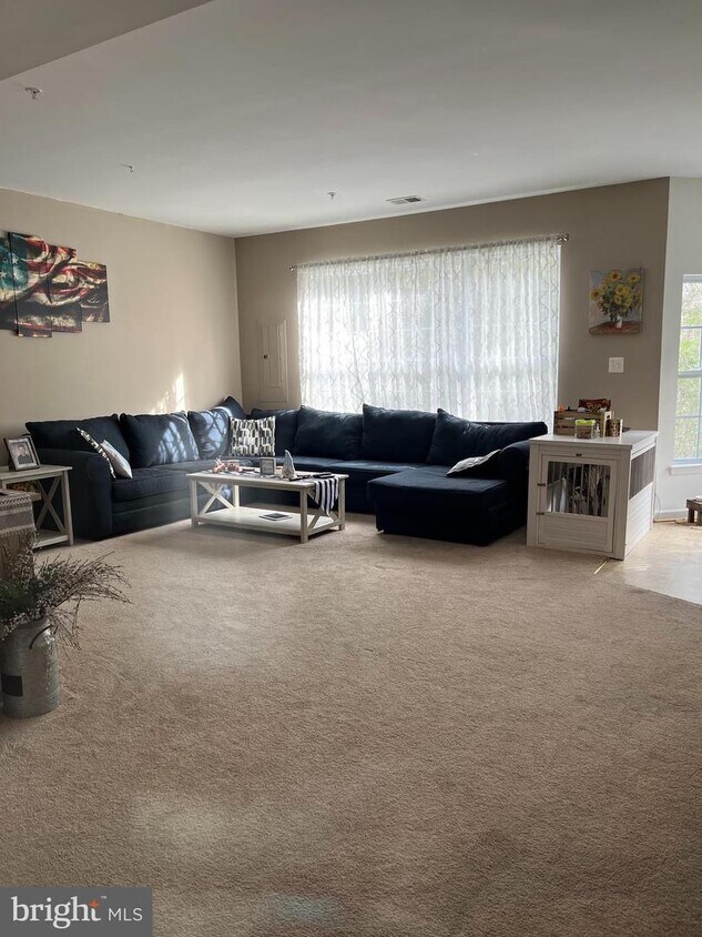 23467 Dahlia Cir, California, MD 20619 Townhome Rentals in California