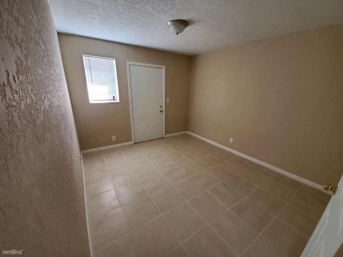 Primary Photo - 5 br, 3 bath House - 928 Market St