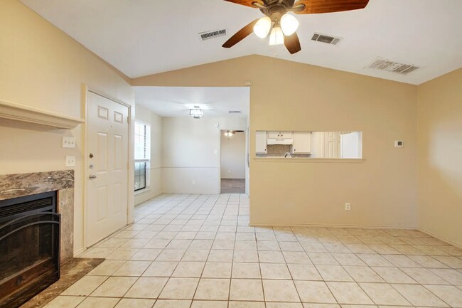 Foto del edificio - 619 Luther Dr