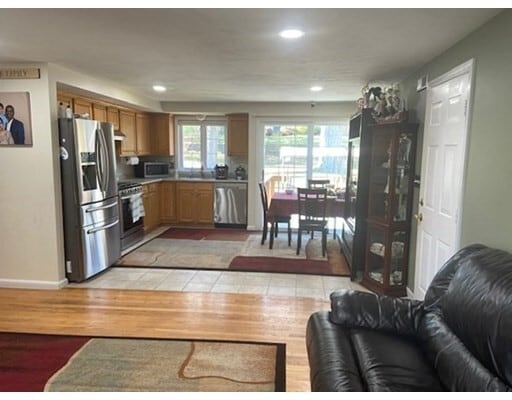 Building Photo - 9 Carroll Manor Rd
