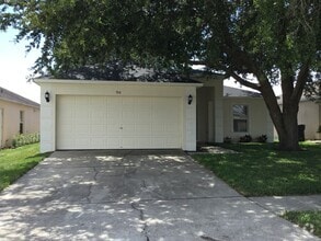 Building Photo - 914 Stallion Way