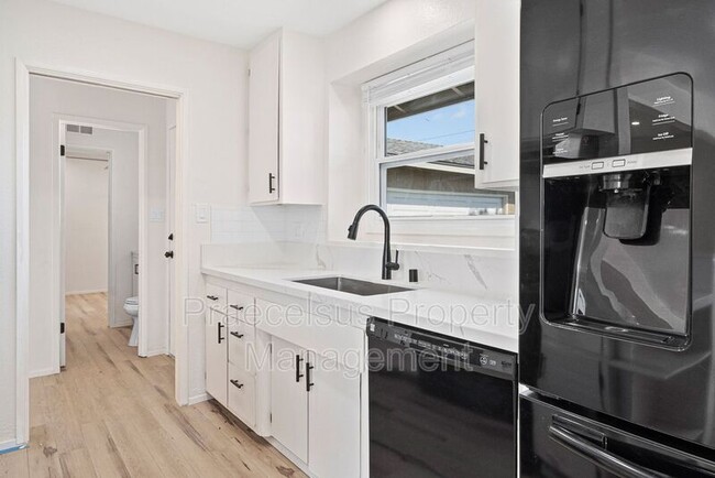 Building Photo - 4841 Mt Etna Dr