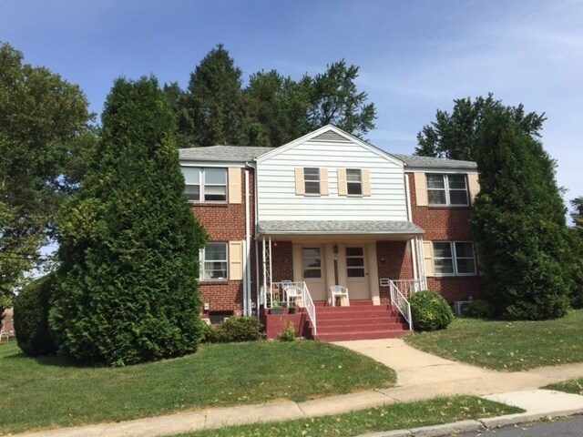 Foto principal - 1904 Dickinson Ave