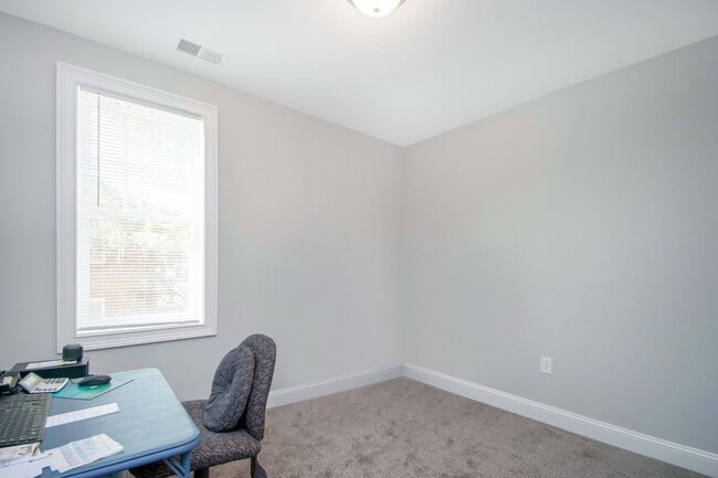 Building Photo - 3 Arlington Rd