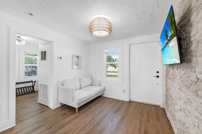 Foto del edificio - 308 SW 1st St