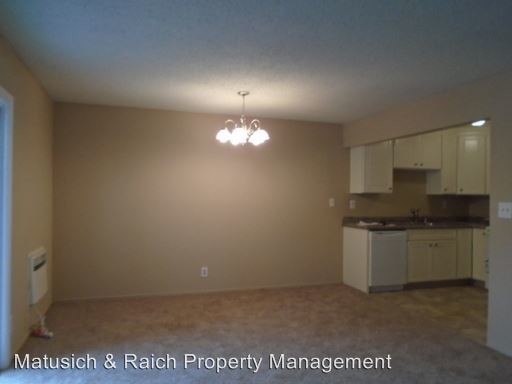 Building Photo - 20652 Park Cir W