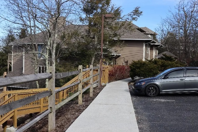 Building Photo - 2076 Stone Ridge