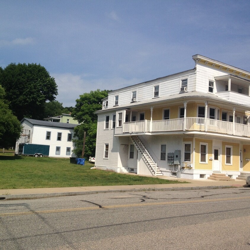 Building Photo - 30 Hunters Ave