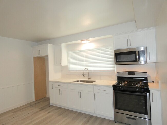 Building Photo - 3935 W 108th St
