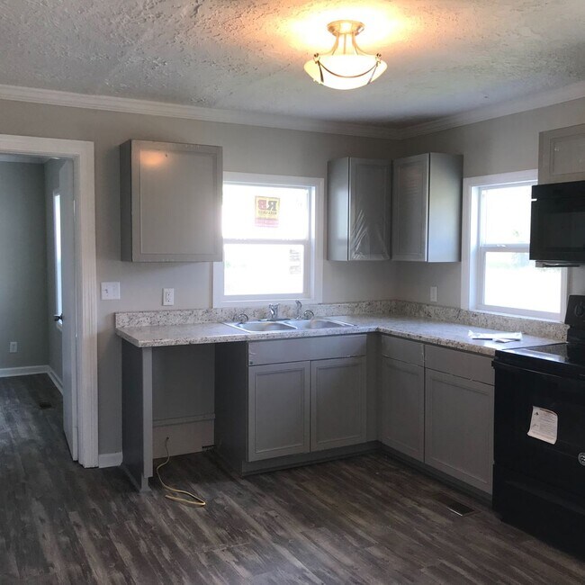 Foto del edificio - 917 W 52nd Street