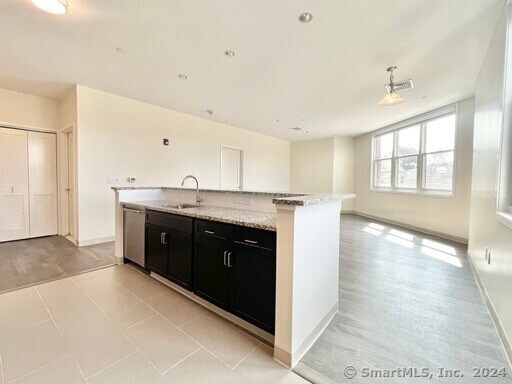 Foto principal - 215 Stillwater Ave