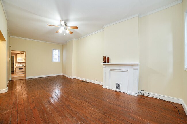 Foto del edificio - 1933 Montrose St