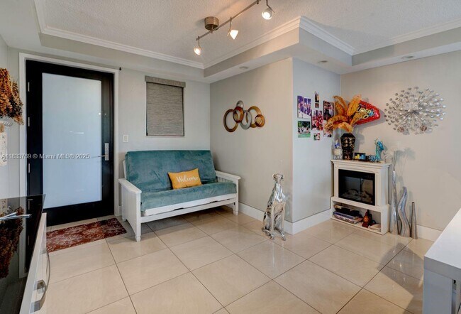 Building Photo - 301 Golden Isles Dr