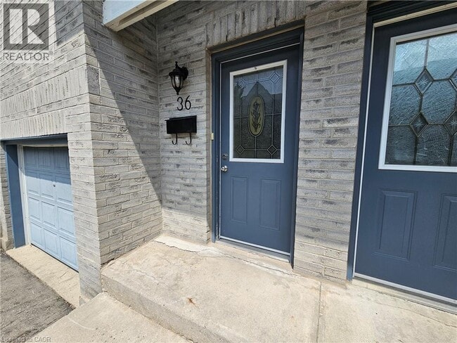 Building Photo - 589 Beechwood Dr