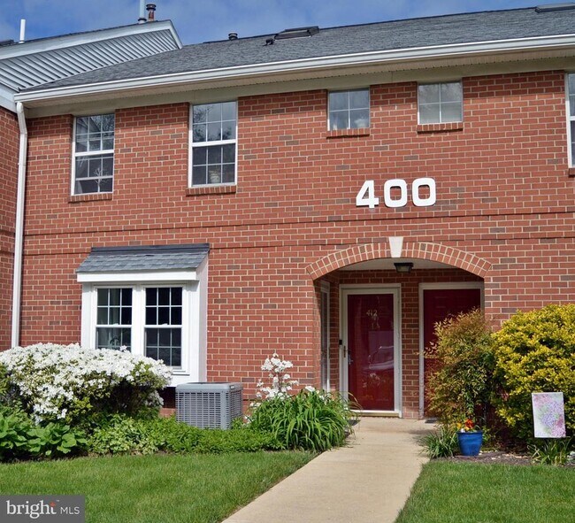 Foto del edificio - 750 E Marshall St