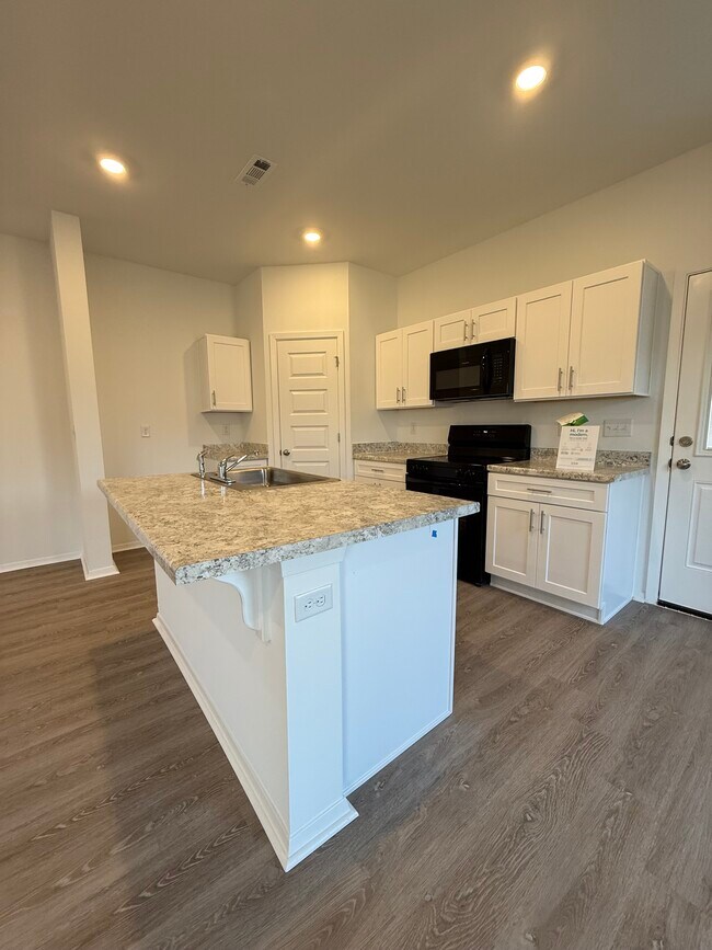 Building Photo - 6716 Memphis