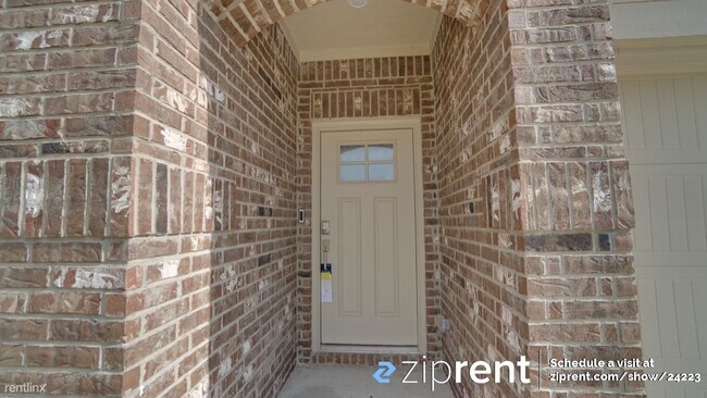 Foto del edificio - 4 br, 2 bath House - 5115 Penrose Dr, Prin...