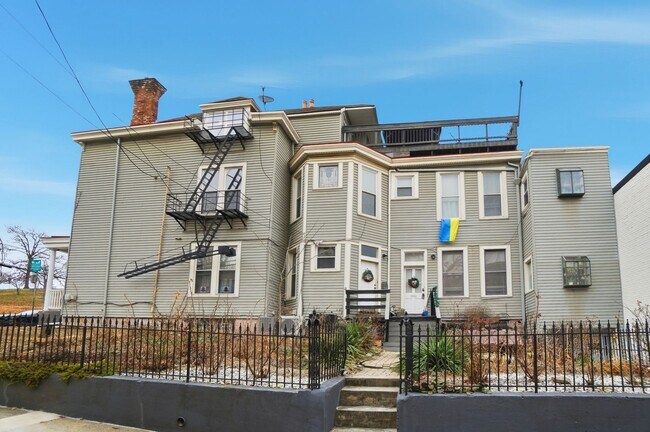 Foto del edificio - 1220 Louden St