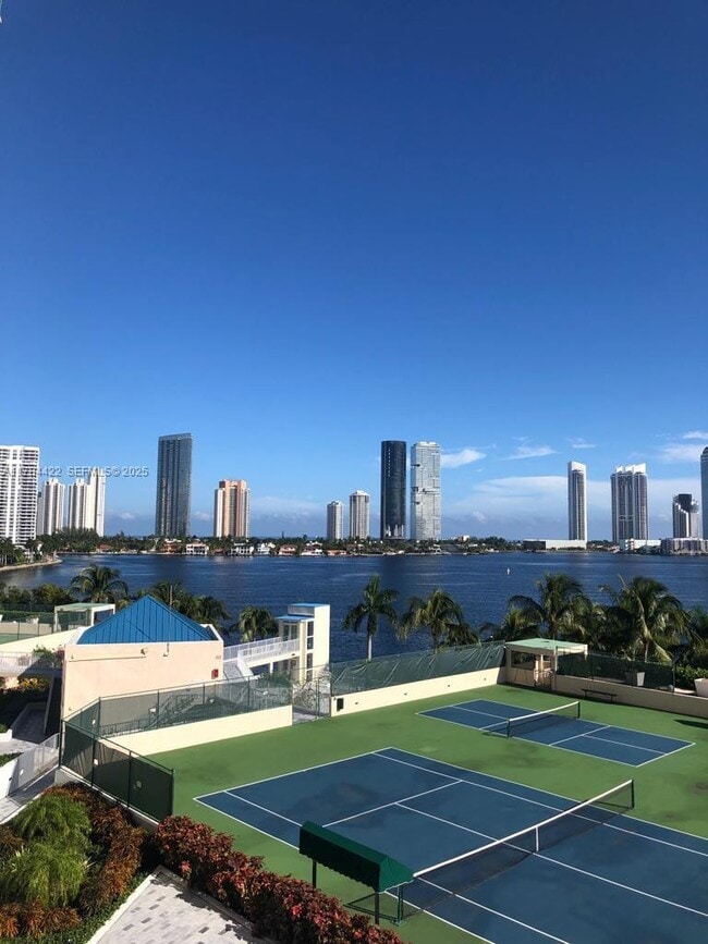 Foto del edificio - 3370 Hidden Bay Dr