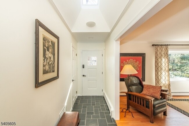 Building Photo - 237 Morris Ave