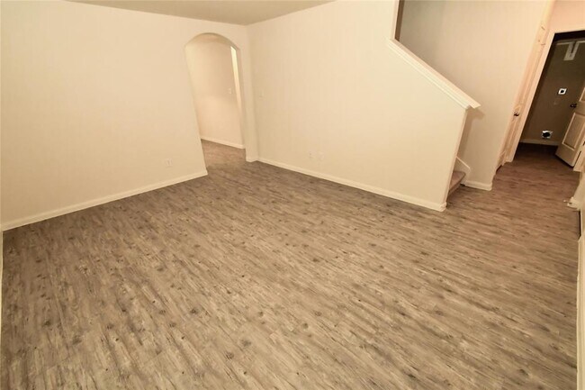 Foto del edificio - 4142 Silver Ranch Rd