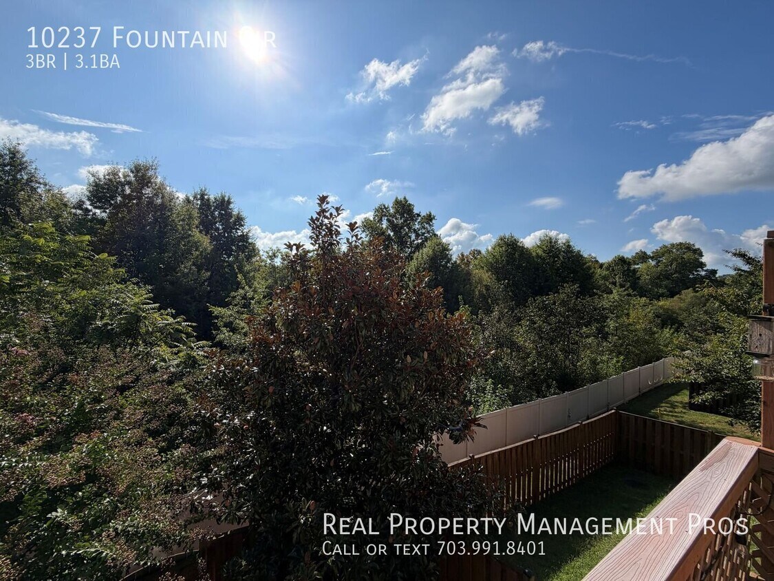 Building Photo - 10237 Fountain Cir