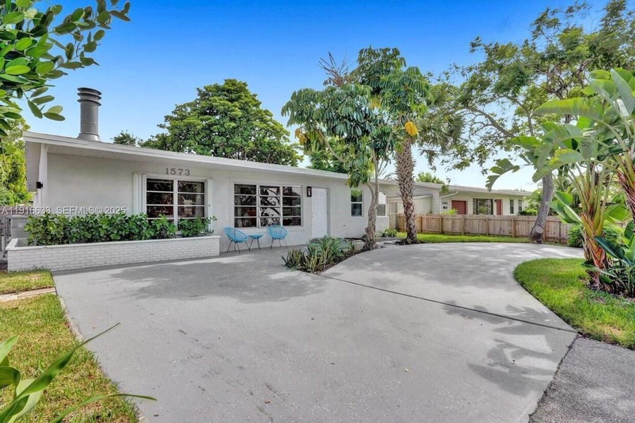Photo - 1573 Northeast 30th Court, Pompano Beach, FL 33064 - 3 BR 2 BA single-family home