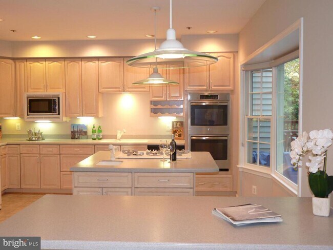 Foto del edificio - 1710 Leighton Wood Ln