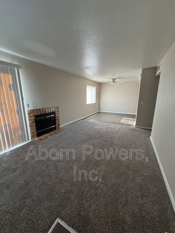 Foto del edificio - 2529 Greenwood Ln