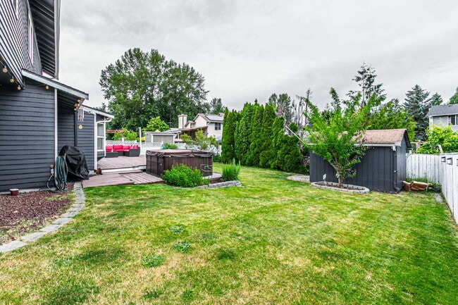 Foto del edificio - Energy-Efficient Kent Home with AC, Hot Tub, EV Charger & Large Fenced Yard- Available August 1st...