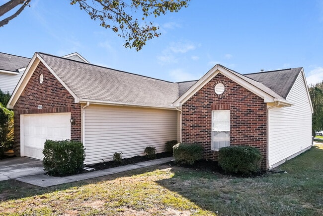 Foto del edificio - 3015 Mallard Forest Dr