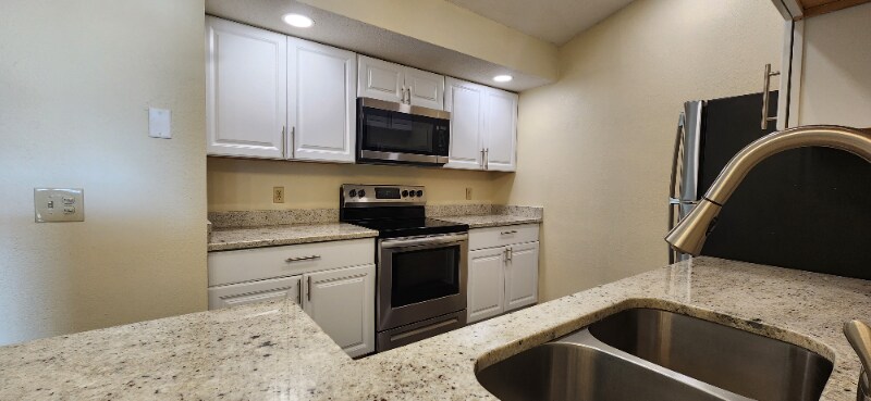 Primary Photo - 10085 W Lisbon Ave