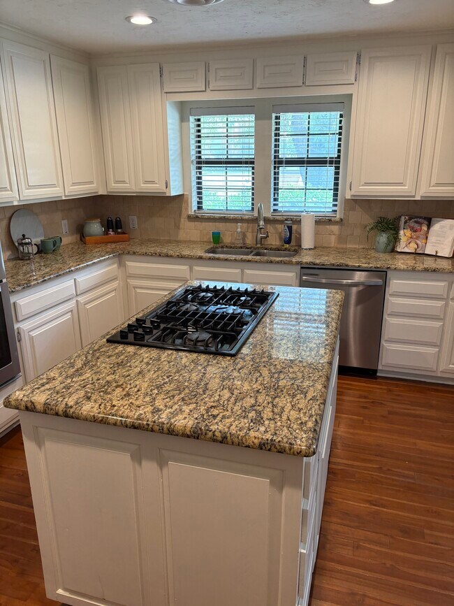 Foto del edificio - 3644 W Seminary Dr