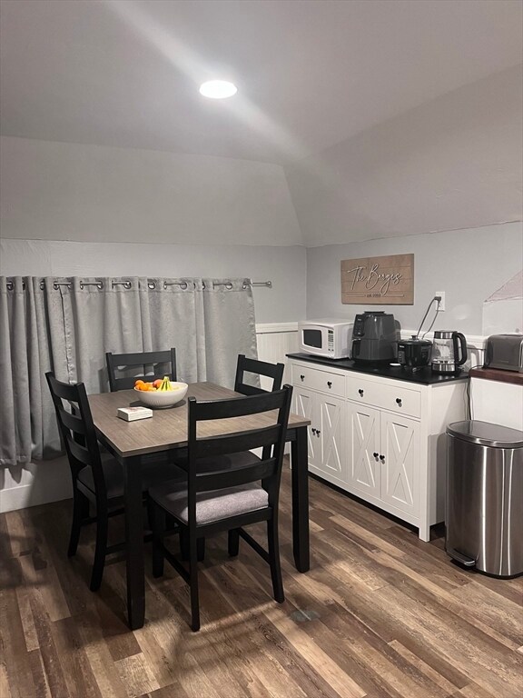 Building Photo - 2134 Providence Rd