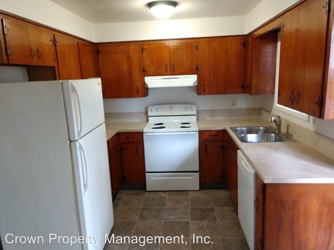 Building Photo - 4004-4030 Ward Dr NE
