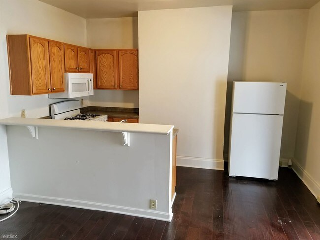 Building Photo - 2 br, 1 bath Apartment - 6370 Forward Avenue